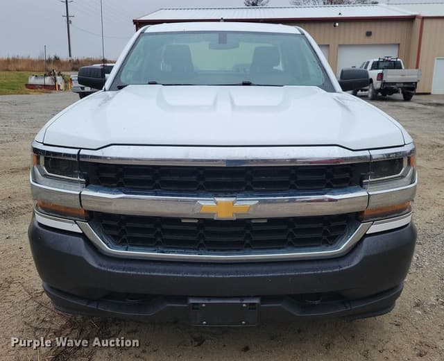 Image of Chevrolet 1500 equipment image 1