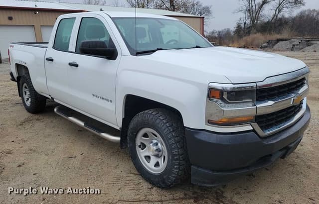 Image of Chevrolet 1500 equipment image 2