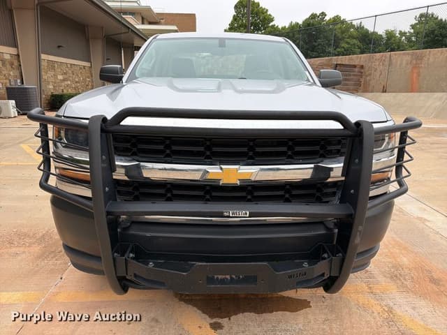 Image of Chevrolet 1500 equipment image 1