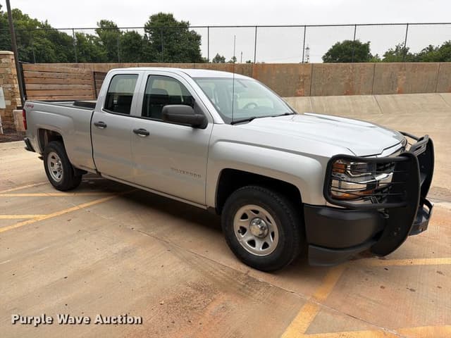 Image of Chevrolet 1500 equipment image 2