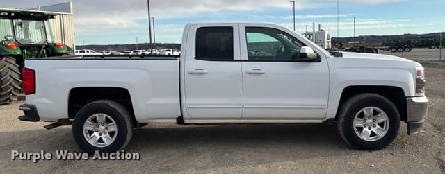 Image of Chevrolet 1500 equipment image 3