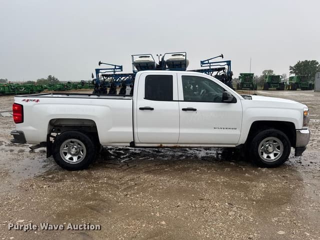 Image of Chevrolet 1500 equipment image 3