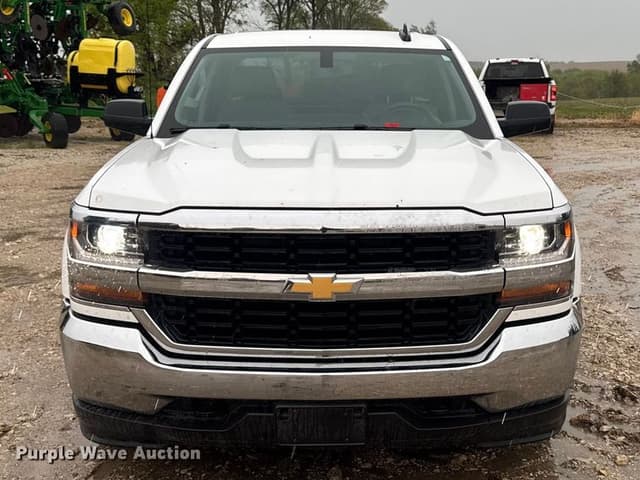Image of Chevrolet 1500 equipment image 1