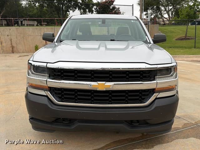 Image of Chevrolet 1500 equipment image 1