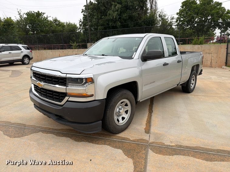 2017 Chevrolet 1500 Equipment Image0