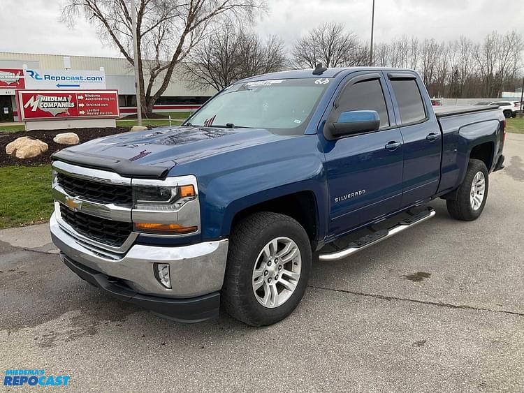 2017 Chevrolet 1500 Equipment Image0