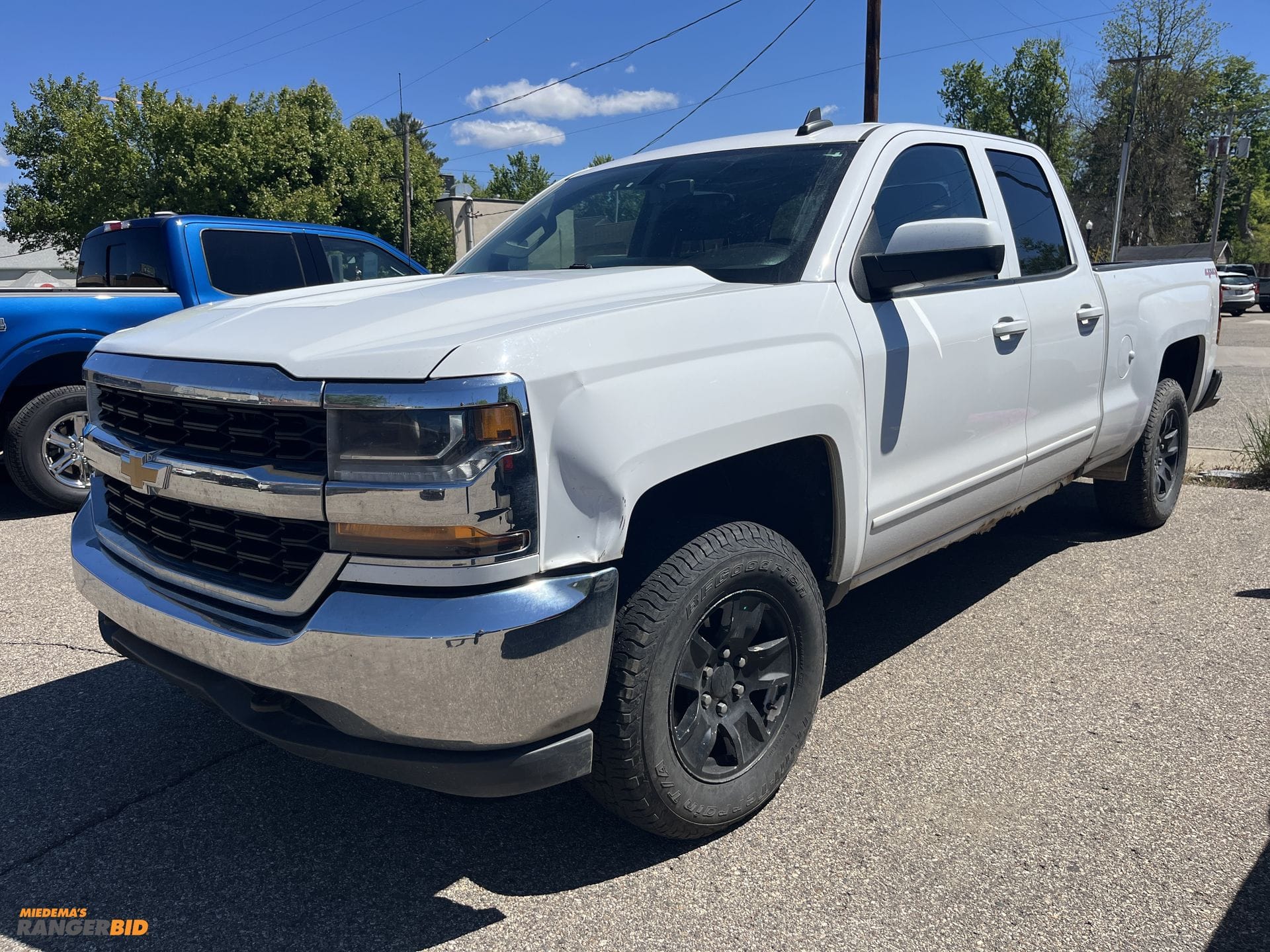 2017 Chevrolet 1500 Equipment Image0