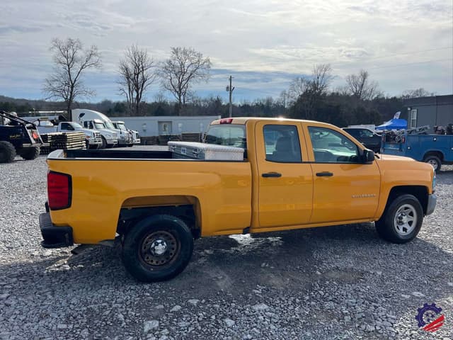 Image of Chevrolet 1500 equipment image 2