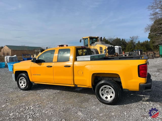 Image of Chevrolet 1500 equipment image 1