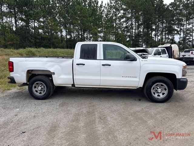 Image of Chevrolet 1500 equipment image 1
