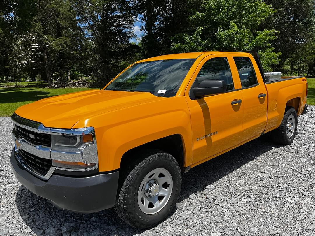 Image of Chevrolet Silverado Primary image