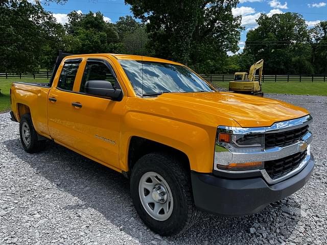 Image of Chevrolet Silverado equipment image 3