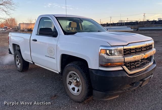 Image of Chevrolet 1500 equipment image 2