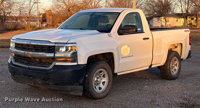 2017 Chevrolet 1500 Equipment Image0