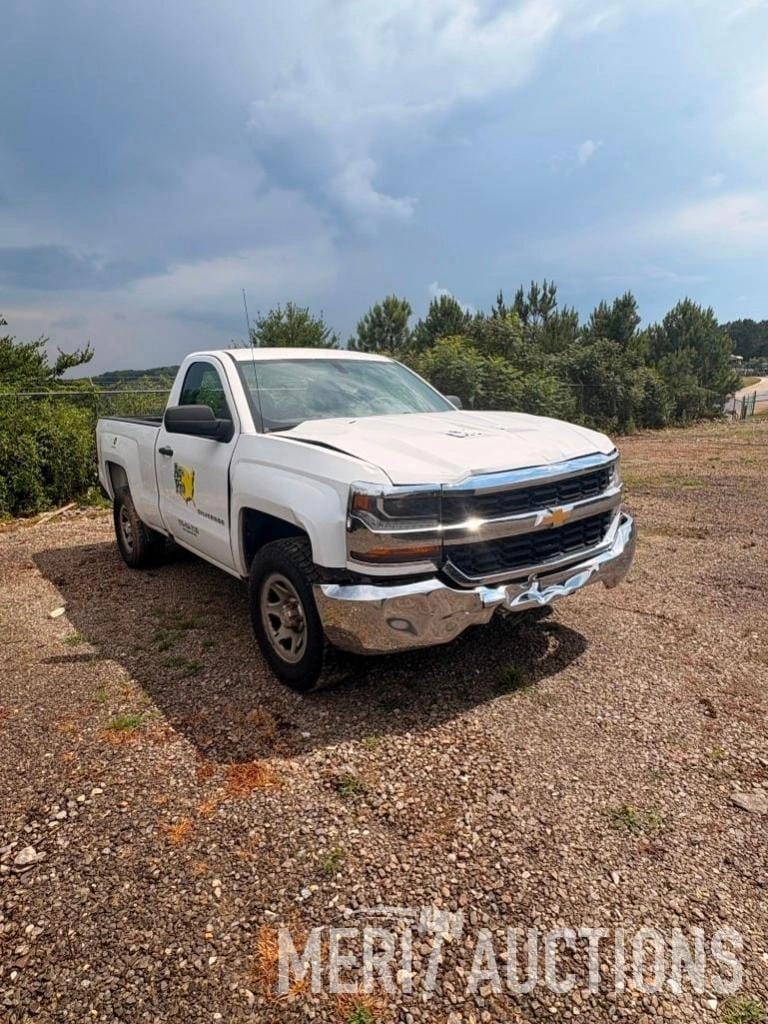 2017 Chevrolet 1500 Equipment Image0