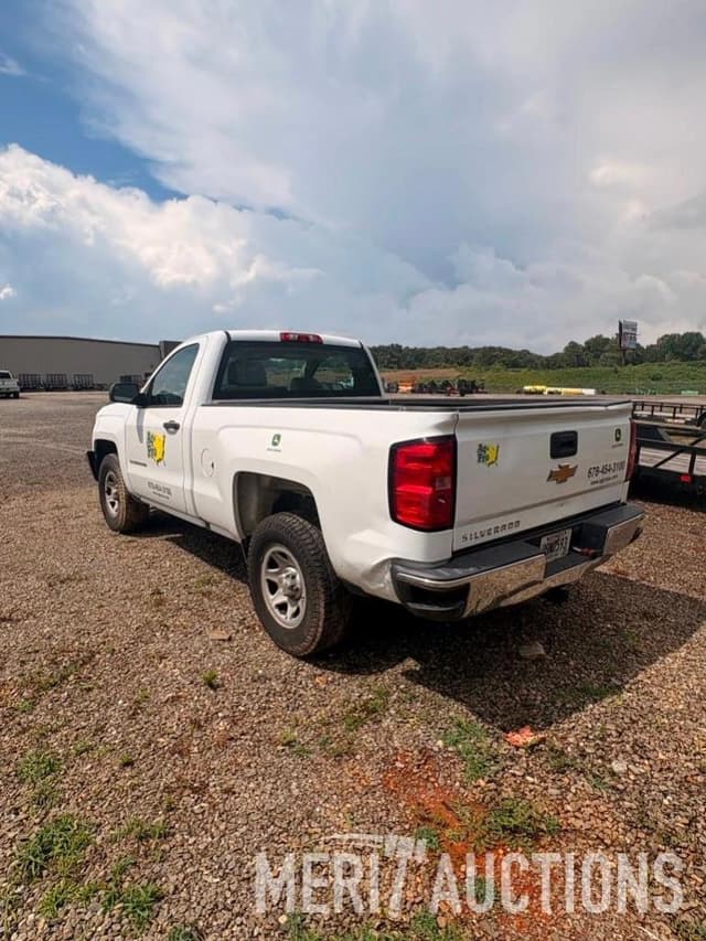 Image of Chevrolet 1500 equipment image 3