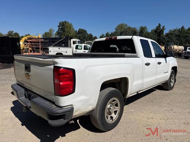 Image of Chevrolet Silverado equipment image 2