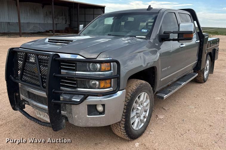 2017 Chevrolet 2500HD Equipment Image0