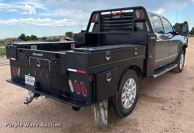 Image of Chevrolet 2500HD equipment image 4