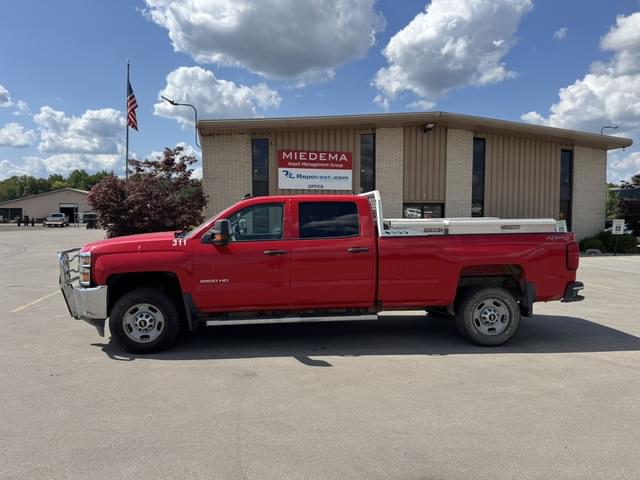 Image of Chevrolet 2500HD equipment image 2