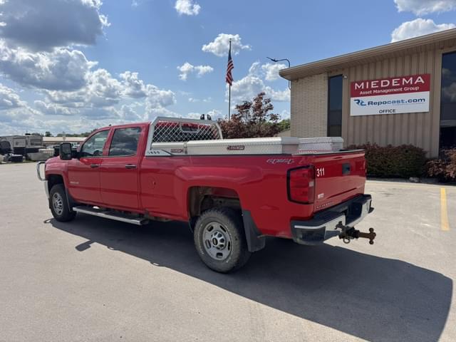 Image of Chevrolet 2500HD equipment image 3