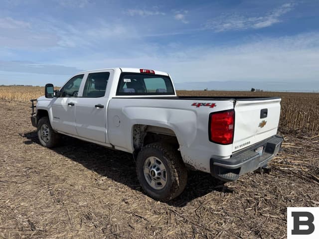 Image of Chevrolet 2500HD equipment image 2