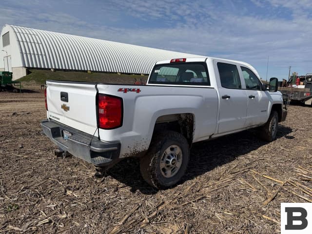 Image of Chevrolet 2500HD equipment image 4