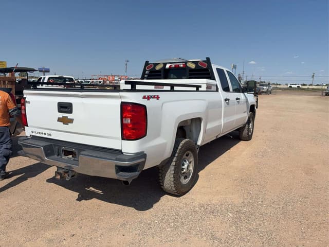 Image of Chevrolet 2500 equipment image 2