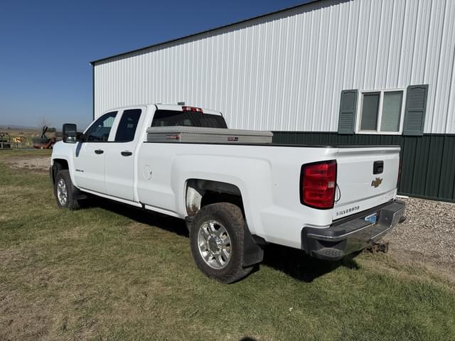 Image of Chevrolet 2500HD equipment image 3
