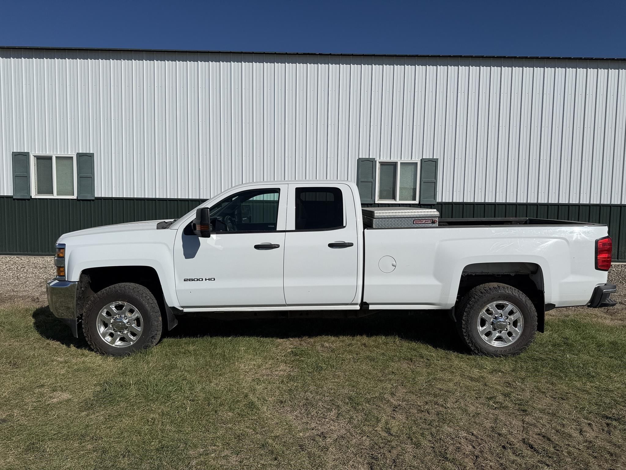 2017 Chevrolet 2500HD Equipment Image0