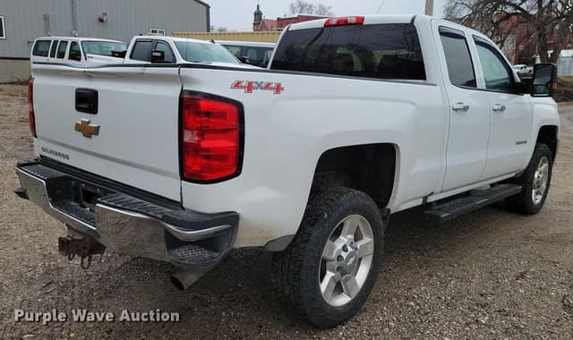 Image of Chevrolet 2500HD equipment image 4