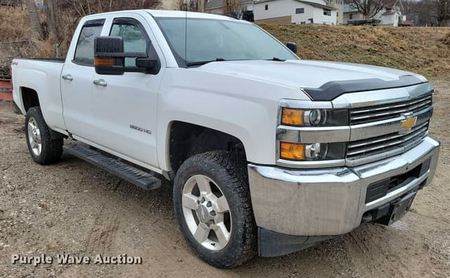 Image of Chevrolet 2500HD equipment image 2