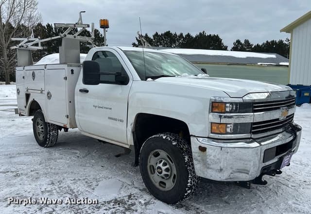Image of Chevrolet 2500HD equipment image 2