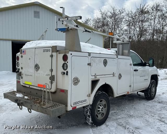 Image of Chevrolet 2500HD equipment image 4