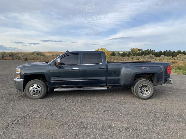 Image of Chevrolet 3500 equipment image 2