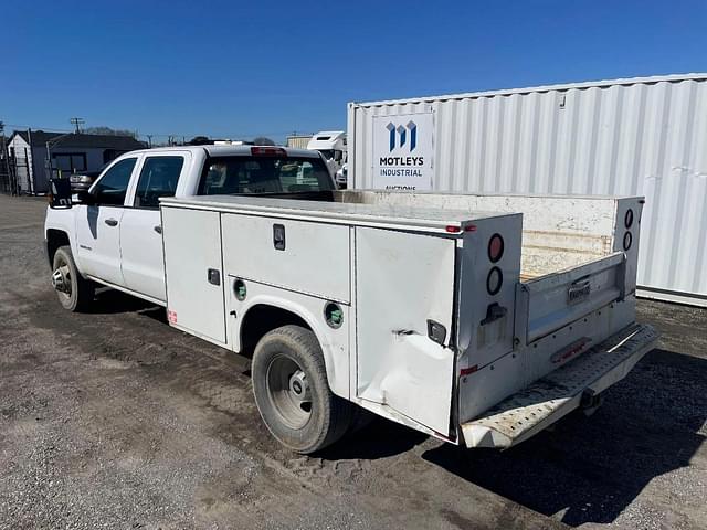 Image of Chevrolet 3500 equipment image 1