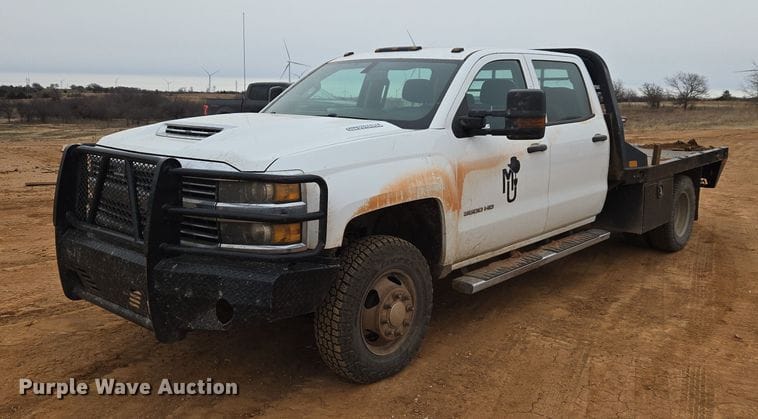 2017 Chevrolet 3500HD Equipment Image0