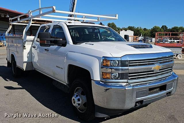 Image of Chevrolet 3500HD equipment image 2