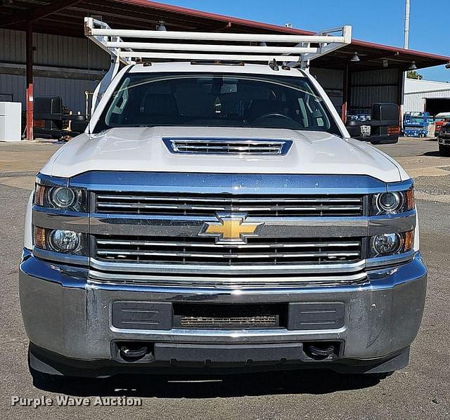 Image of Chevrolet 3500HD equipment image 1