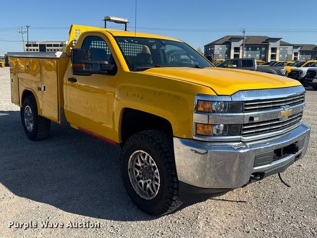 Image of Chevrolet 3500HD equipment image 2