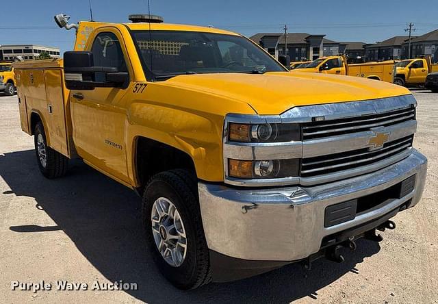 Image of Chevrolet 3500HD equipment image 2