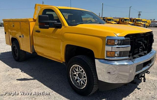 Image of Chevrolet 3500HD equipment image 2
