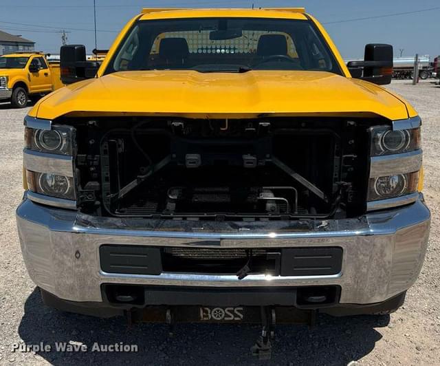Image of Chevrolet 3500HD equipment image 1