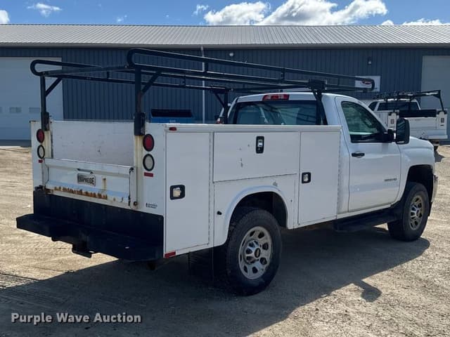 Image of Chevrolet 3500HD equipment image 4