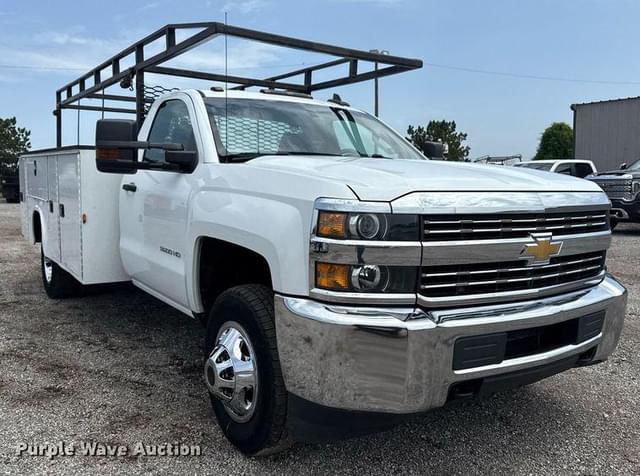 Image of Chevrolet 3500HD equipment image 2