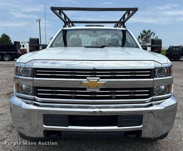 Image of Chevrolet 3500HD equipment image 1