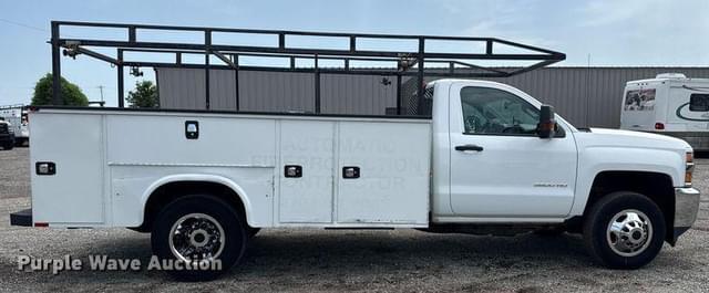 Image of Chevrolet 3500HD equipment image 3