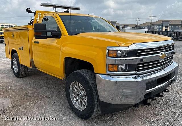 Image of Chevrolet 3500HD equipment image 2