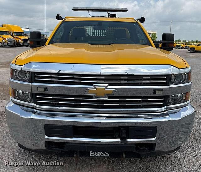 Image of Chevrolet 3500HD equipment image 1