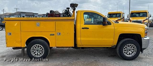 Image of Chevrolet 3500HD equipment image 3